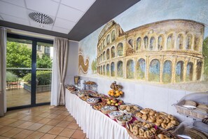Daily buffet breakfast for a fee