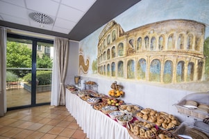 Daily buffet breakfast for a fee