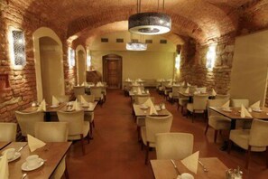 Lunch and dinner served - Hotel Rott Prague (Prague)