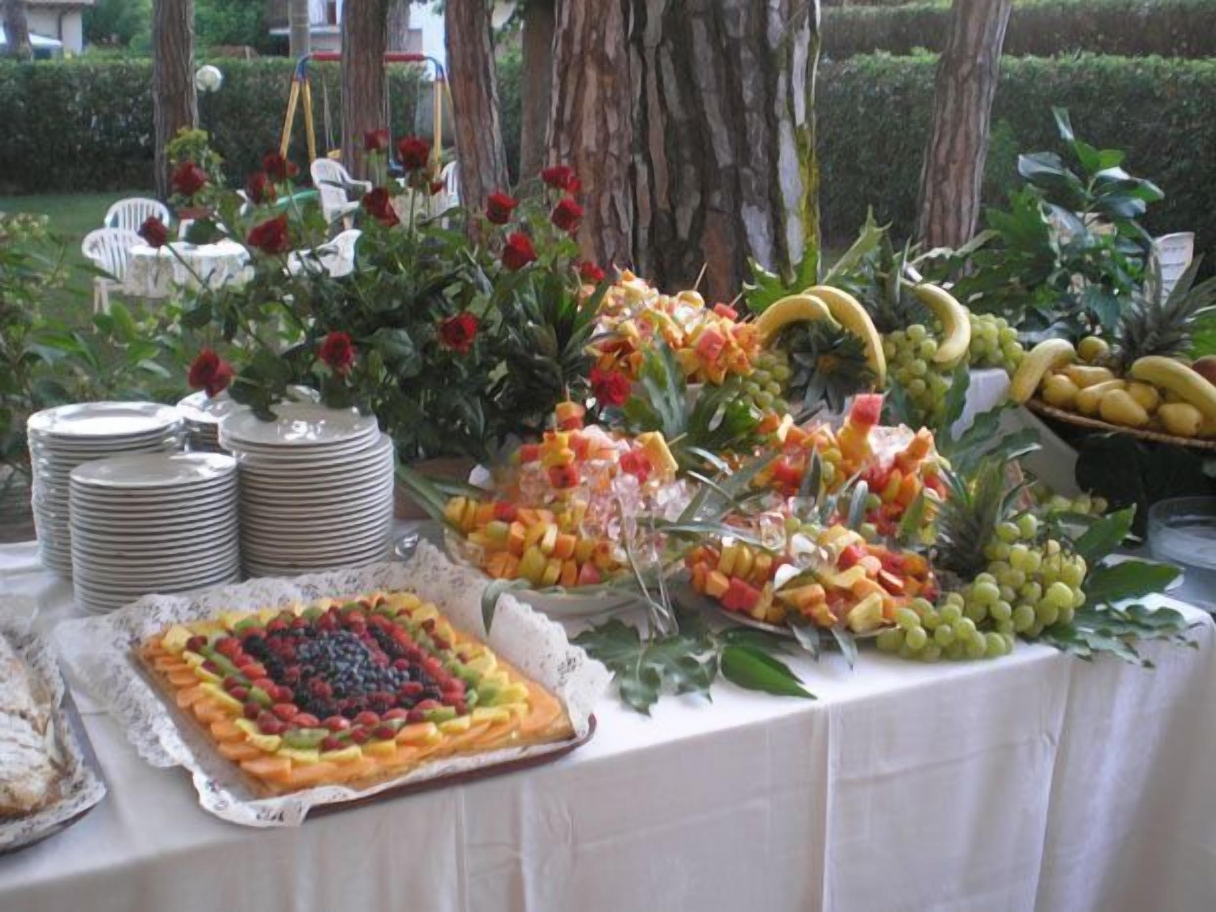 Breakfast, lunch, dinner served; Regional cuisine, garden views 