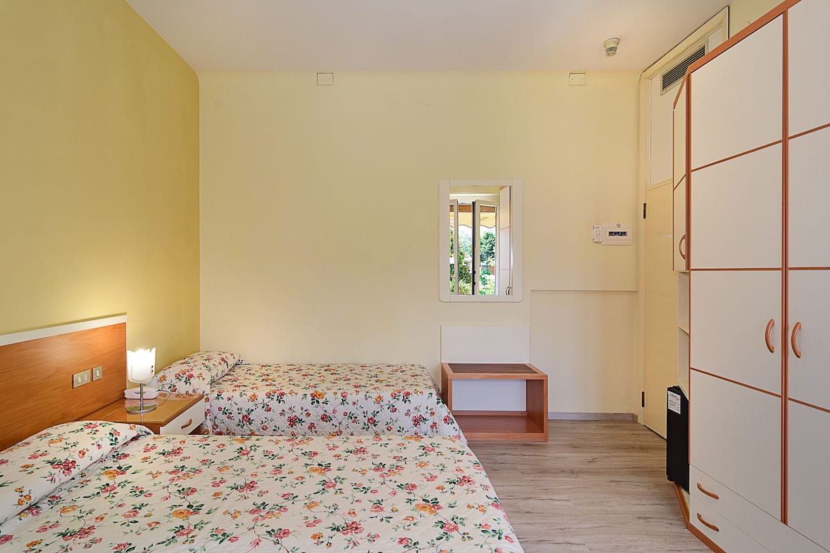Classic Triple Room | 1 bedroom, Frette Italian sheets, minibar, in-room safe