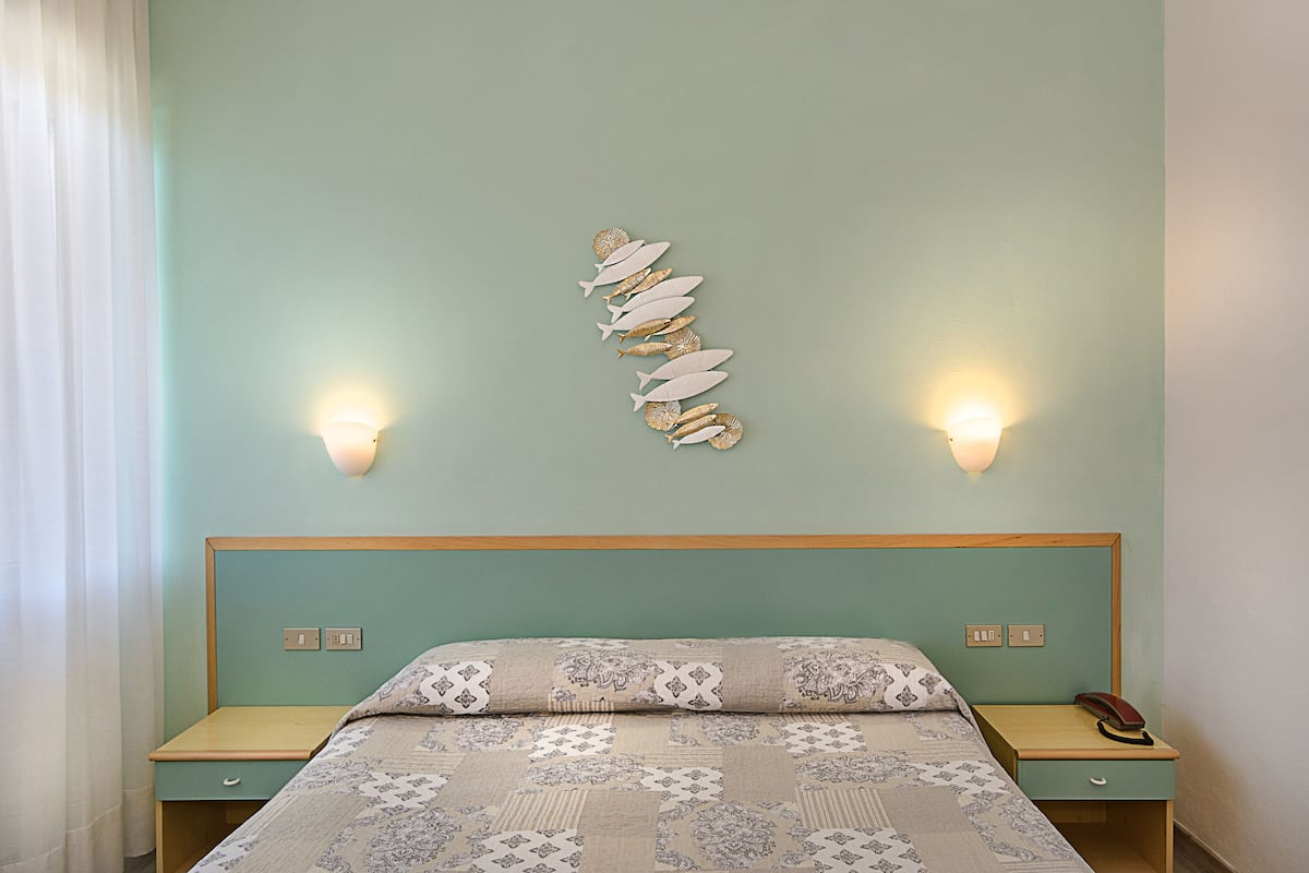 Double Room Single Use | 1 bedroom, Frette Italian sheets, minibar, in-room safe
