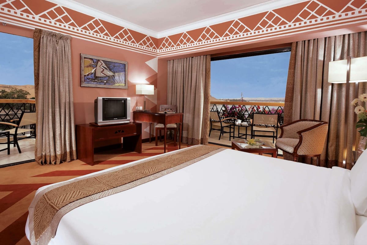 Superior-rum - 1 kingsize-sÀng (Nile View) | SÀngtillbehör av högsta kvalitet, Select Comfort-madrasser och minibar