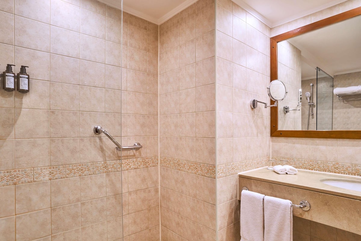1 bedroom, premium bedding, Select Comfort beds, minibar