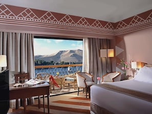 Chambre Supérieure, 1 très grand lit (Nile View)