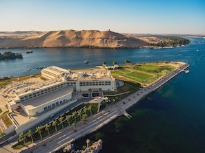 Standard King Partial Nile View (Elephantine Wing) | 1 bedroom, premium bedding, Select Comfort beds, minibar