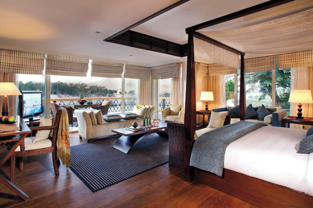 Royal Villa | 1 bedroom, premium bedding, Select Comfort beds, minibar