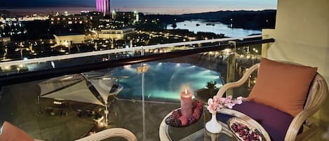 Habitación Deluxe con 2 camas individuales (Nile View (Elephantine Wing) | Ropa de cama de alta calidad, camas Select Comfort y minibar