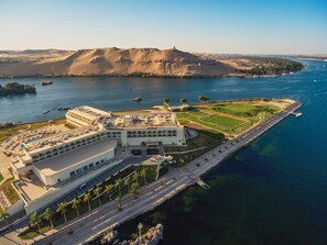 Standard King Partial Nile View (Elephantine Wing) | 1 bedroom, premium bedding, Select Comfort beds, minibar - Mövenpick Resort Aswan (Aswan)