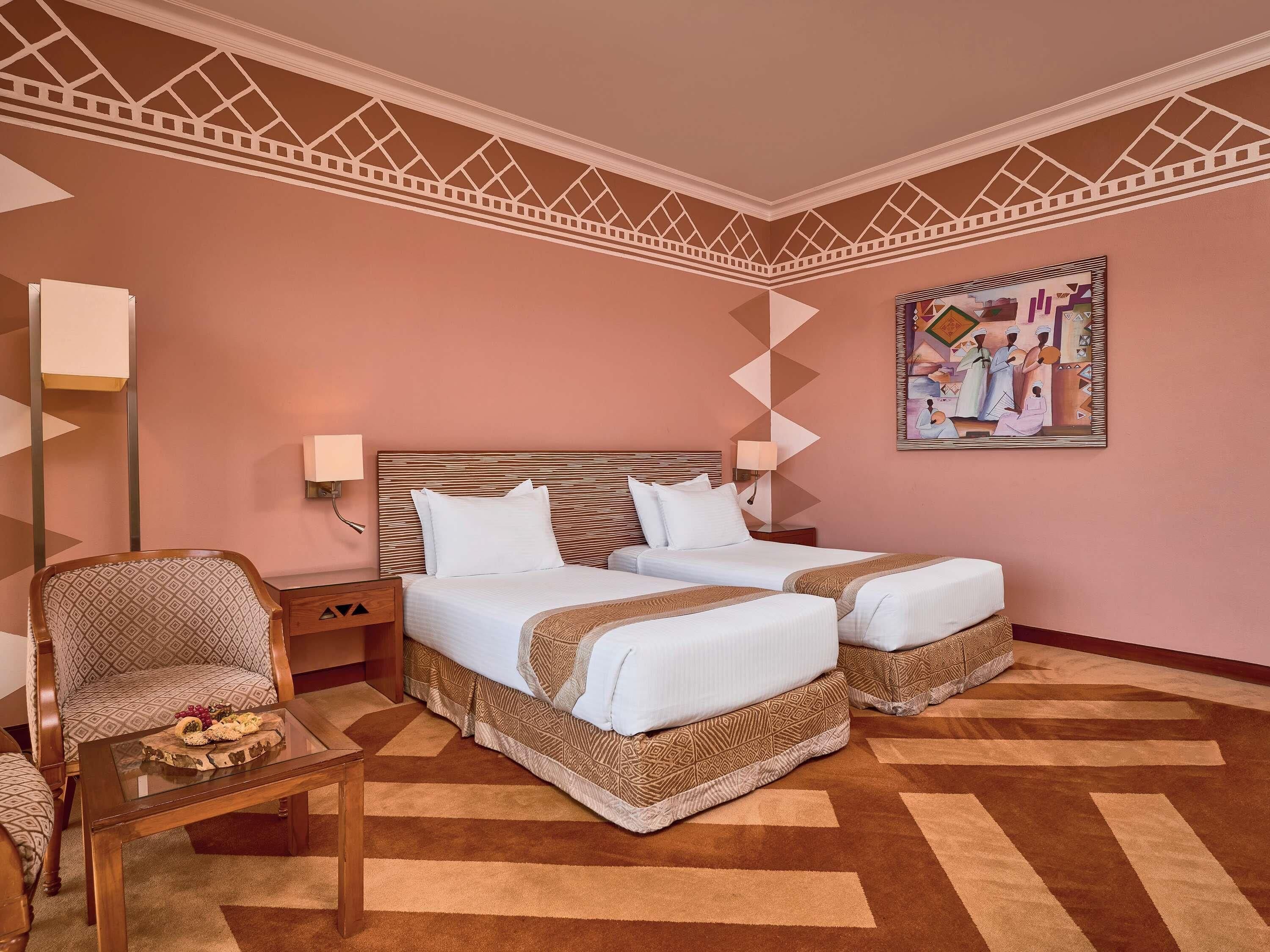 高档床上用品、Select Comfort 床、迷你吧、客房内保险箱