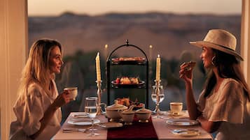 4 restaurants, breakfast, lunch, dinner served; international cuisine