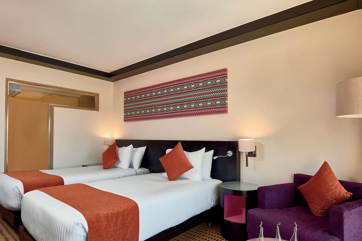 Rúmföt af bestu gerð, rúm með Select Comfort dýnum, míníbar