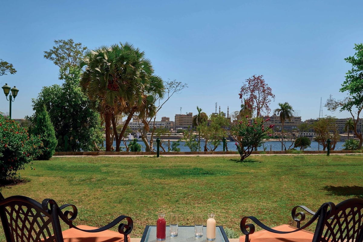 Ropa de cama de alta calidad, camas Select Comfort y minibar