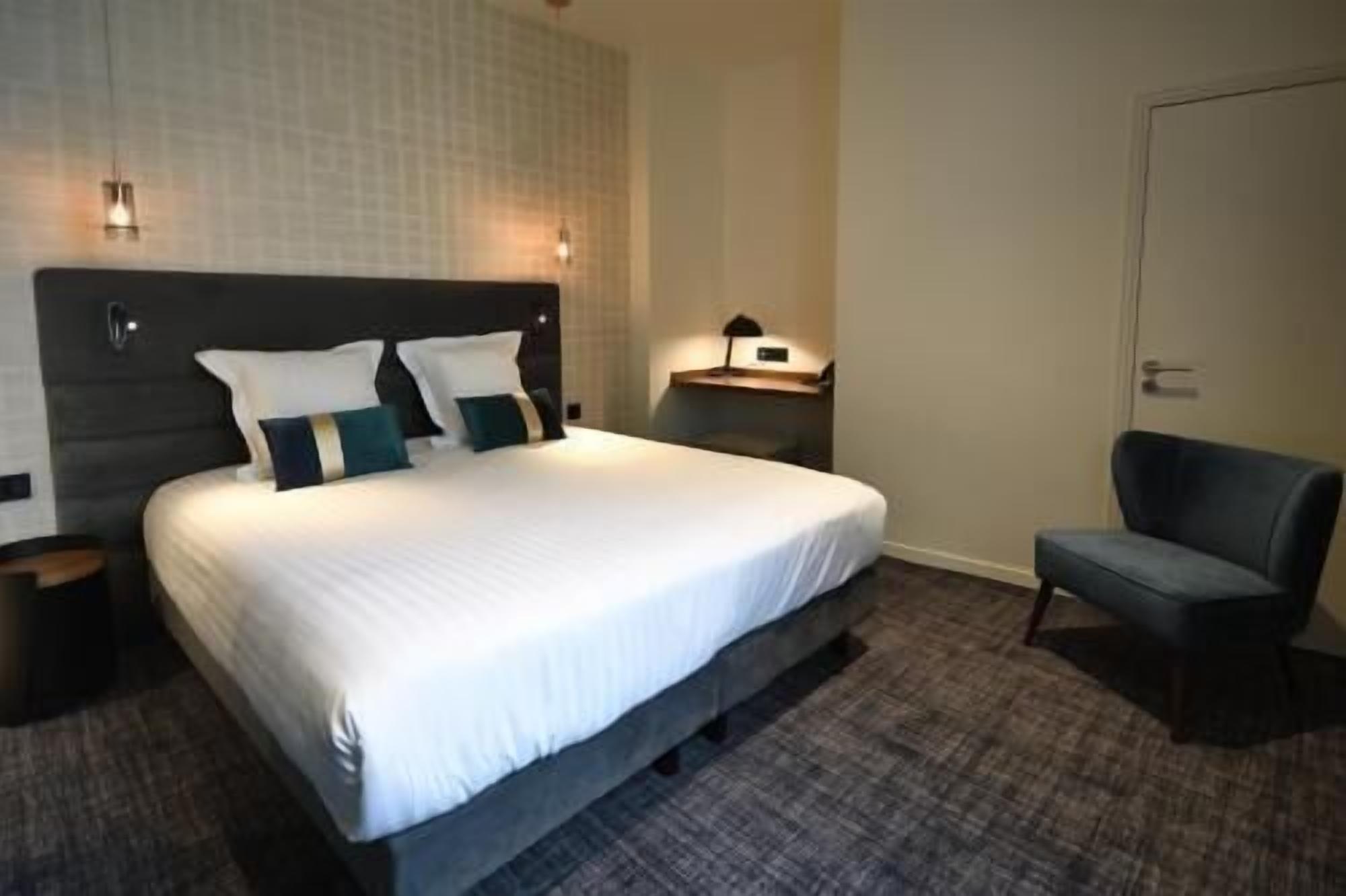 Italiaanse Frette-lakens, luxe beddengoed, pillowtop-bedden, een minibar