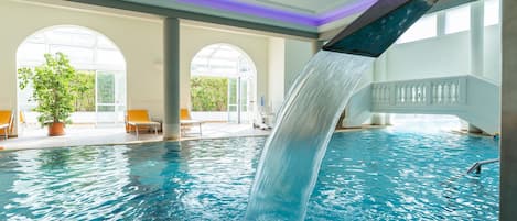Indoor pool, 2 outdoor pools, pool umbrellas, sun loungers