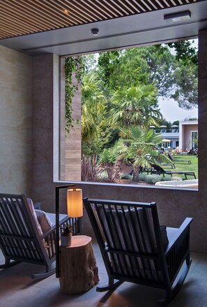 Sauna, hot tub, Turkish bath/hammam, body treatments, mud baths