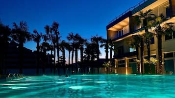2 indoor pools, outdoor pool, pool loungers