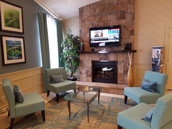 Lobby sitting area - Best Western Plus Durham Hotel & Conference Centre (Oshawa)