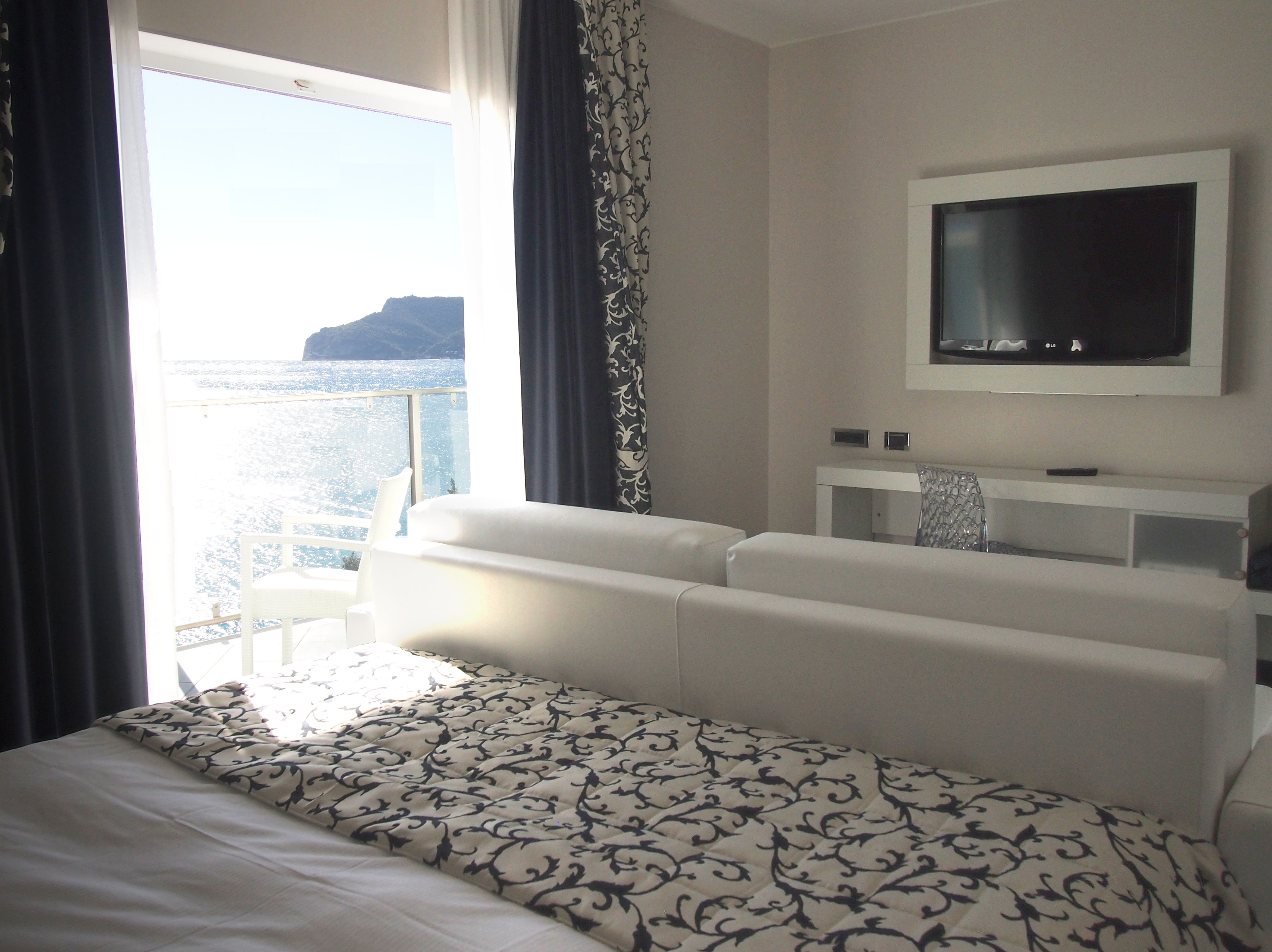 minibar, in-room safe, desk, cots/infant beds