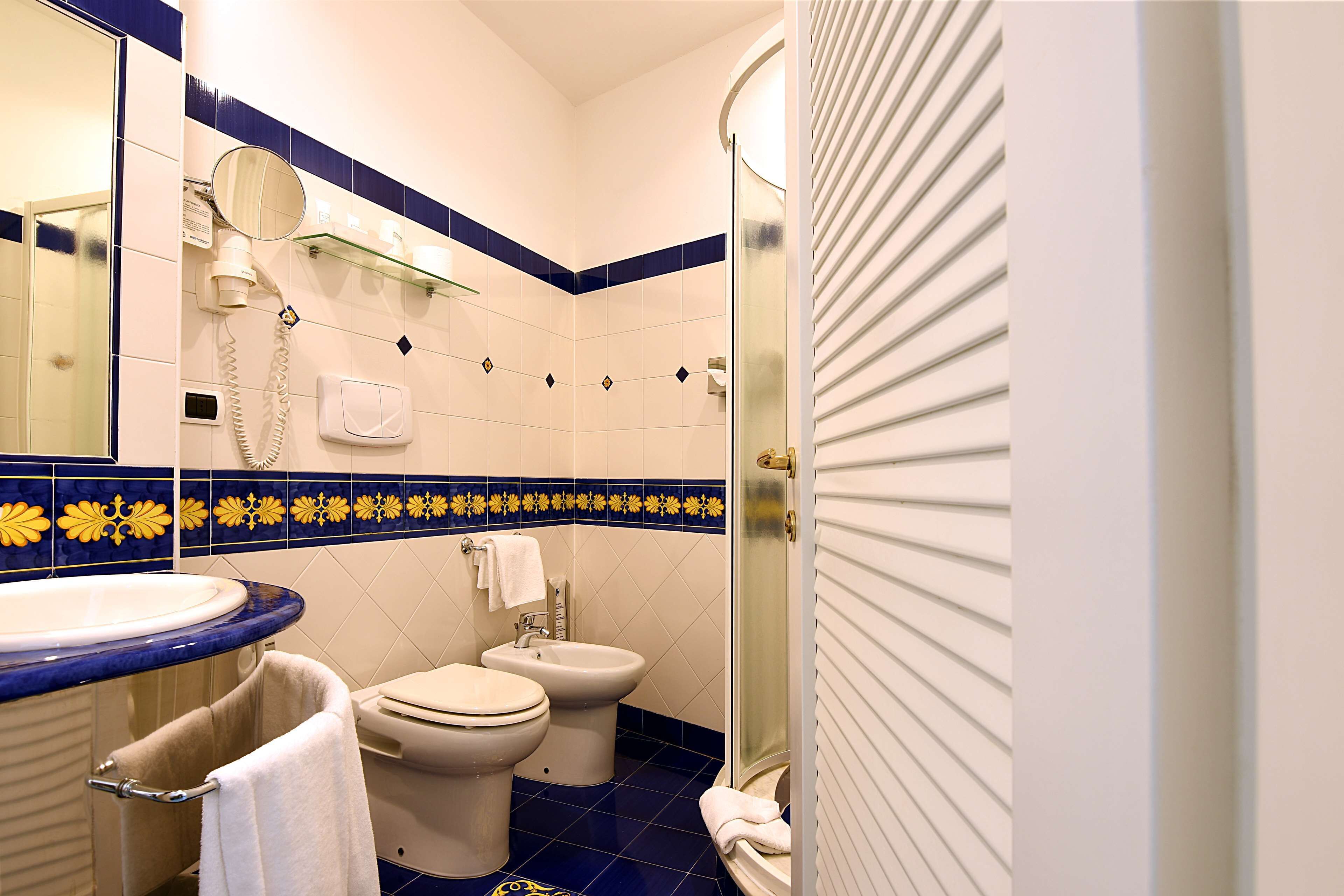 shower, free toiletries, hair dryer, bidet