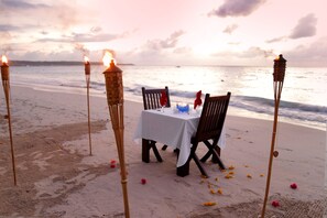 Breakfast, lunch and dinner served - Negril Palms (Negril)