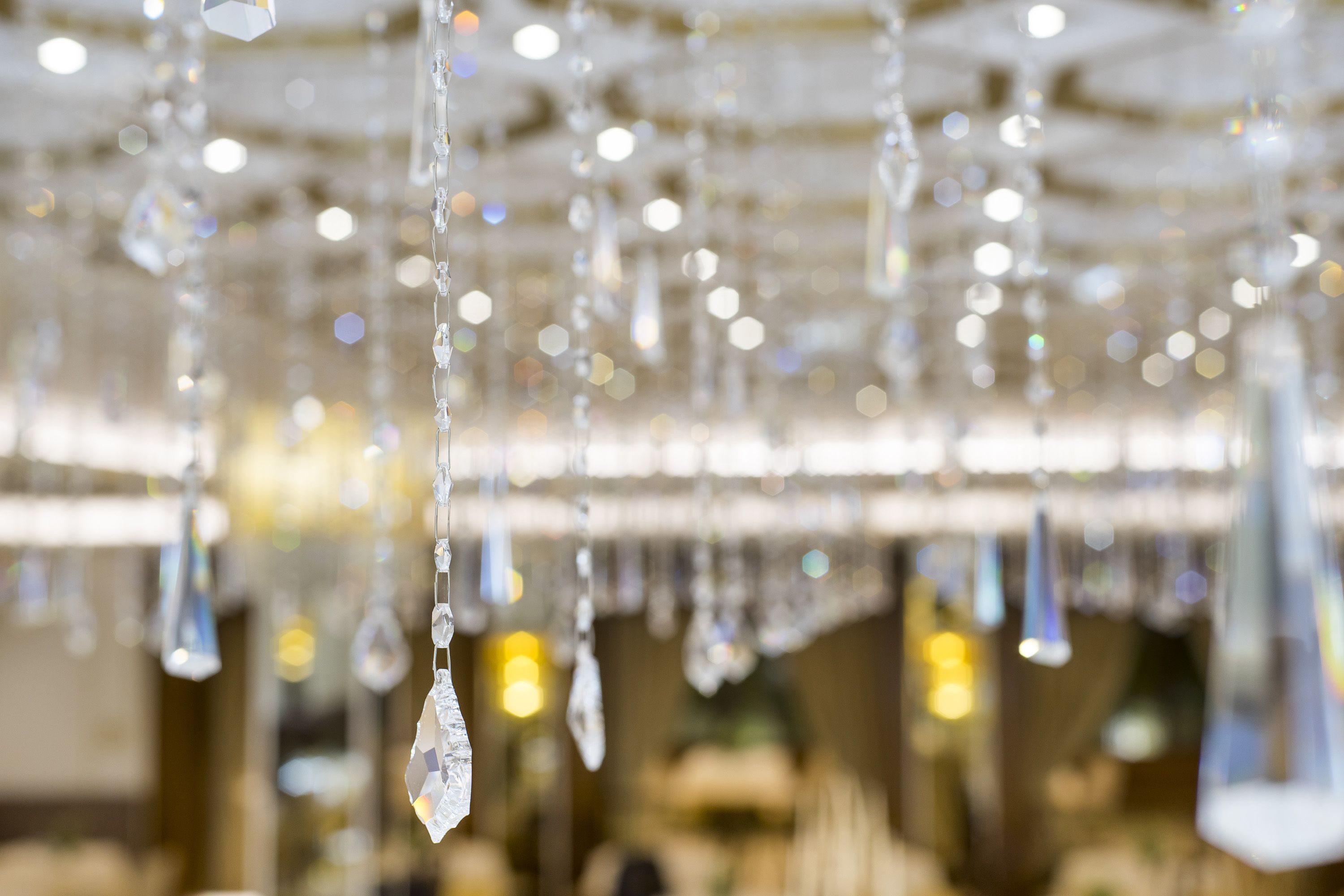 2 restaurants, lunch, dinner served; international cuisine