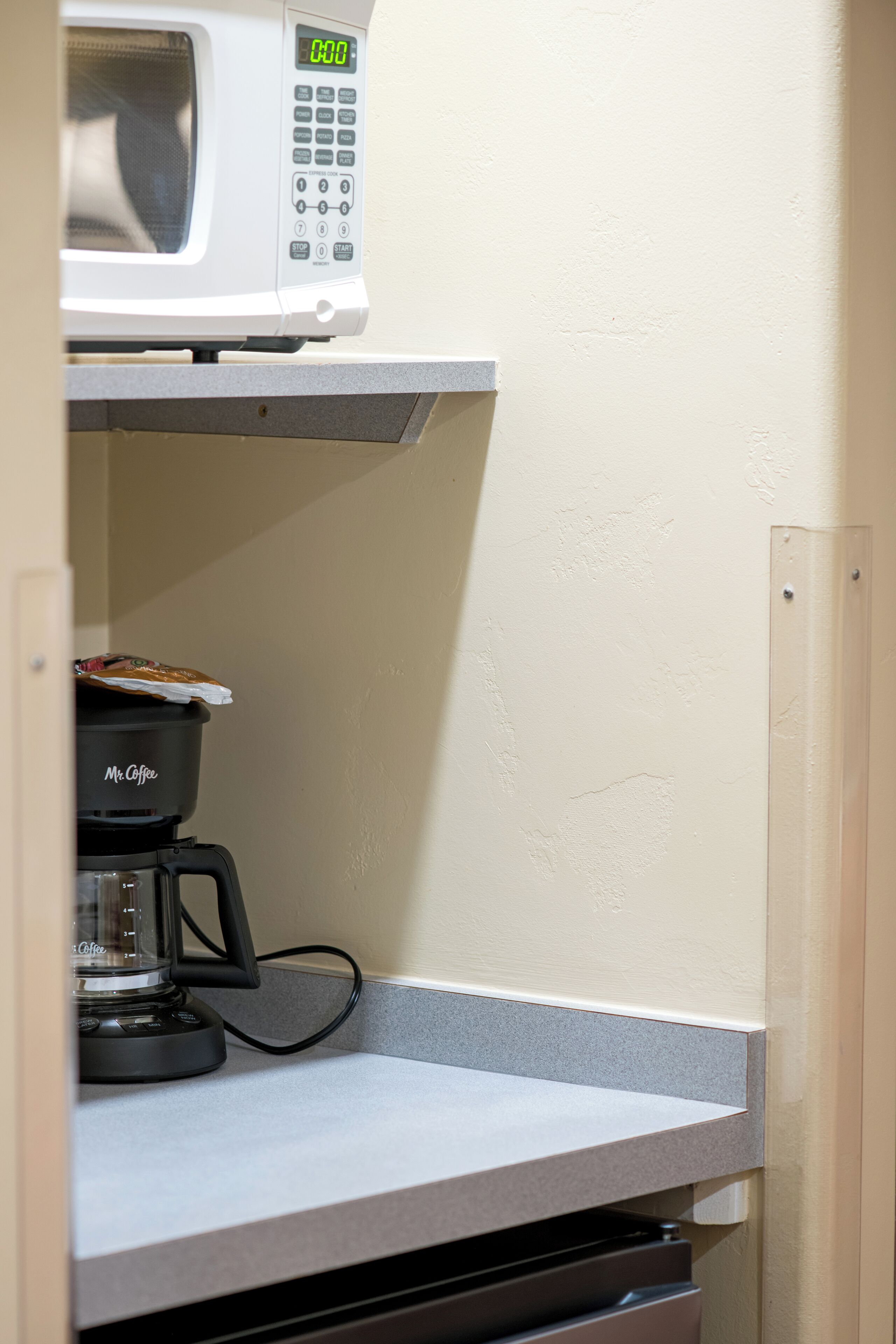 standard room, 2 queen beds | free wifi, bed sheets, wheelchair access