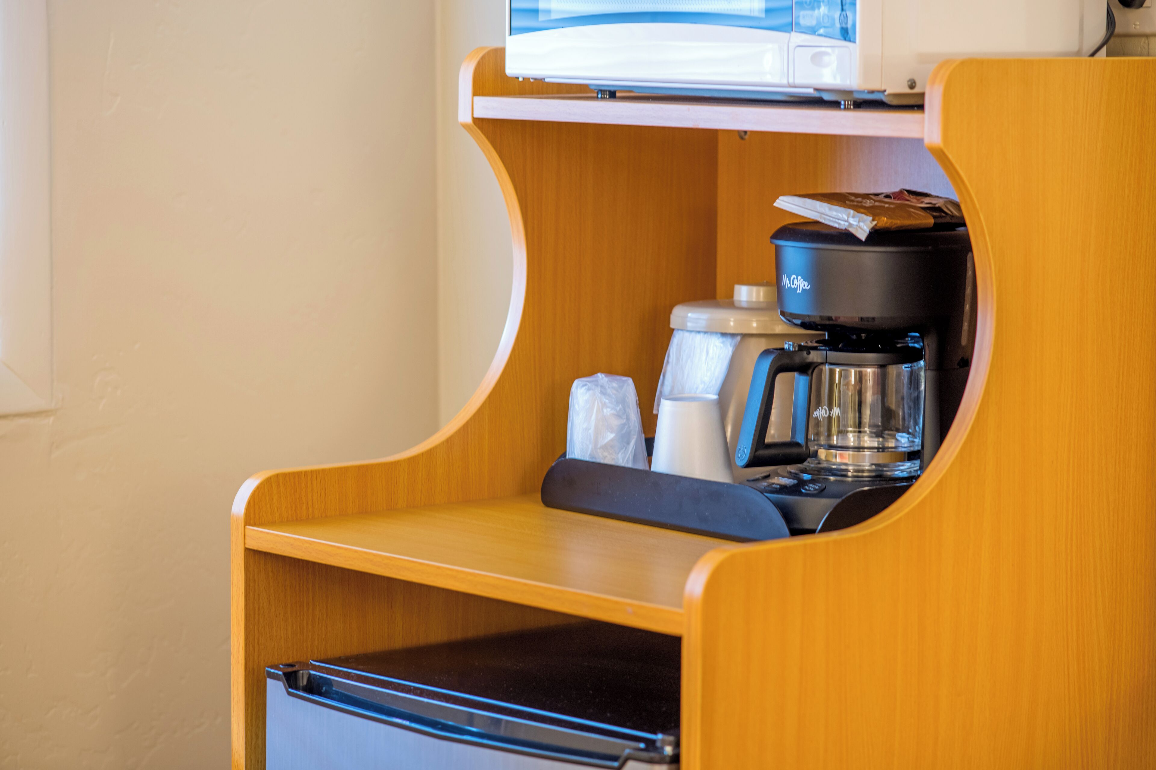 standard room, 1 queen bed | free wifi, bed sheets, wheelchair access