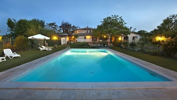 Outdoor pool, open 10:00 AM to 7:30 PM, pool umbrellas, pool loungers