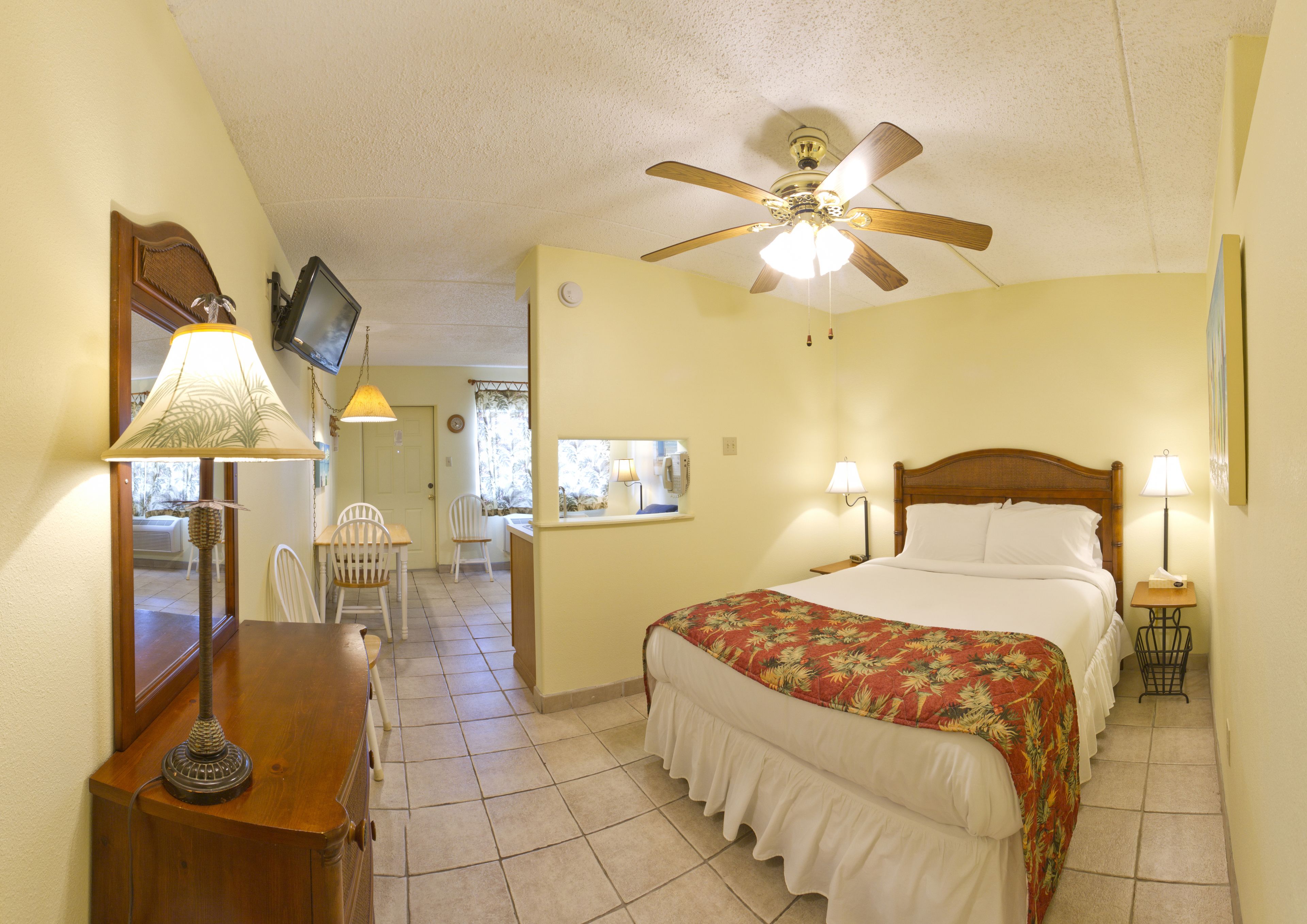 suite | iron/ironing board, free wifi, bed sheets