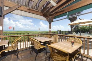 每日供应全套早餐（需付费）