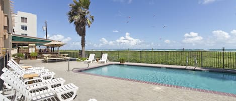 Outdoor pool, pool loungers