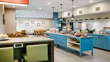 Free daily continental breakfast