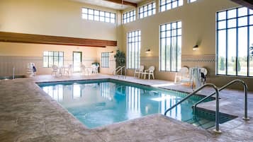 Una piscina cubierta