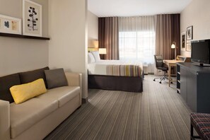 Hypo-allergenic bedding, down duvets, desk, blackout curtains - Country Inn & Suites by Radisson, Madison West, WI (Middleton)