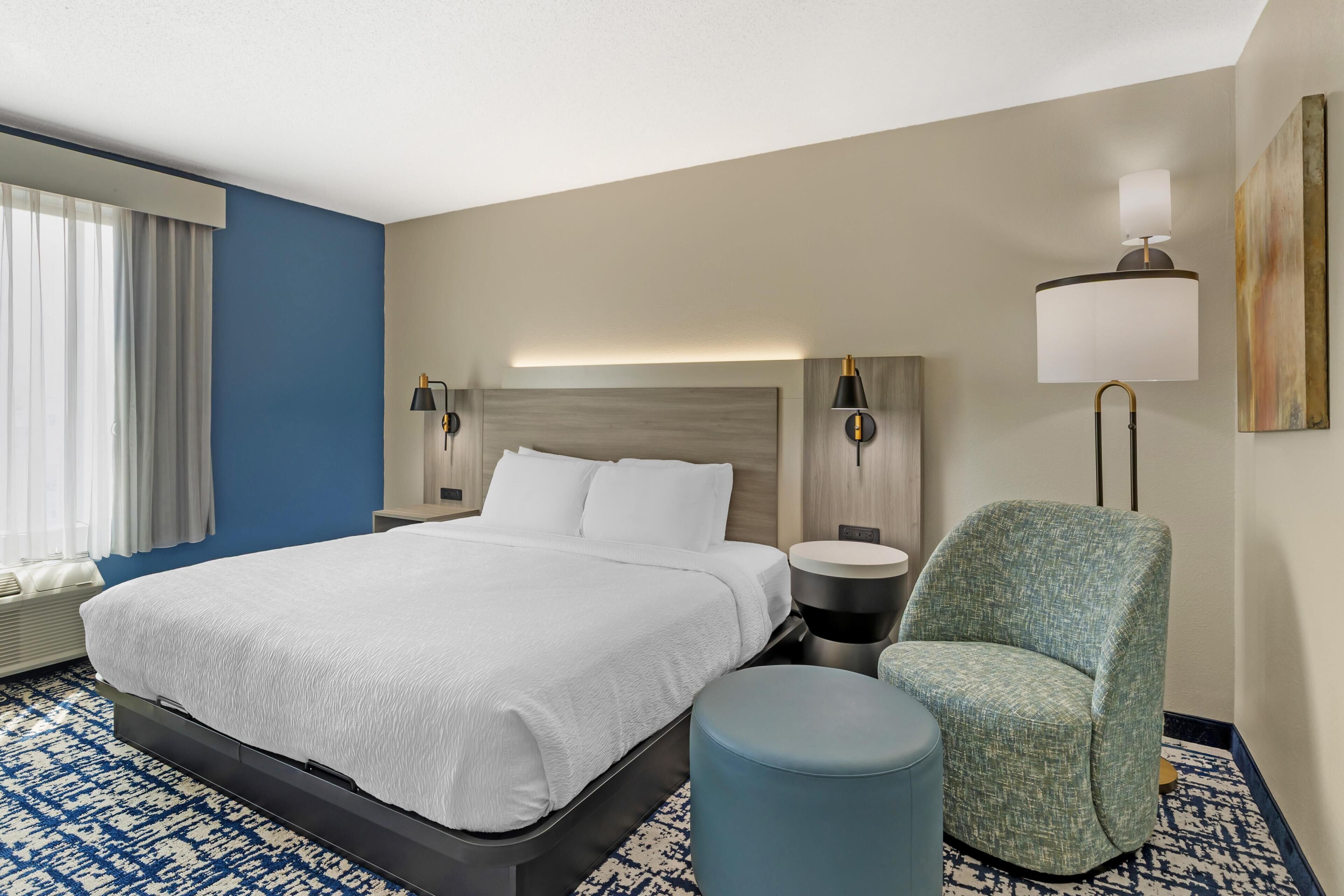 Suite, 1 King Bed, Accessible, Refrigerator & Microwave (with Sofabed) | Hypo-allergenic bedding available, down comforters, pillowtop beds, desk