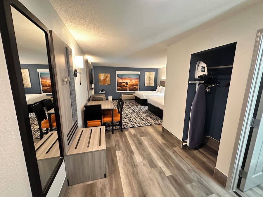 Suite, 1 King Bed, Non Smoking, Refrigerator & Microwave (Larger Room;with Sofabed) | In-room dining