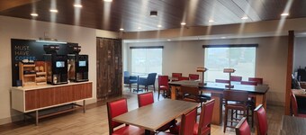 Holiday Inn Express Hotel & Suites Dickinson by IHG