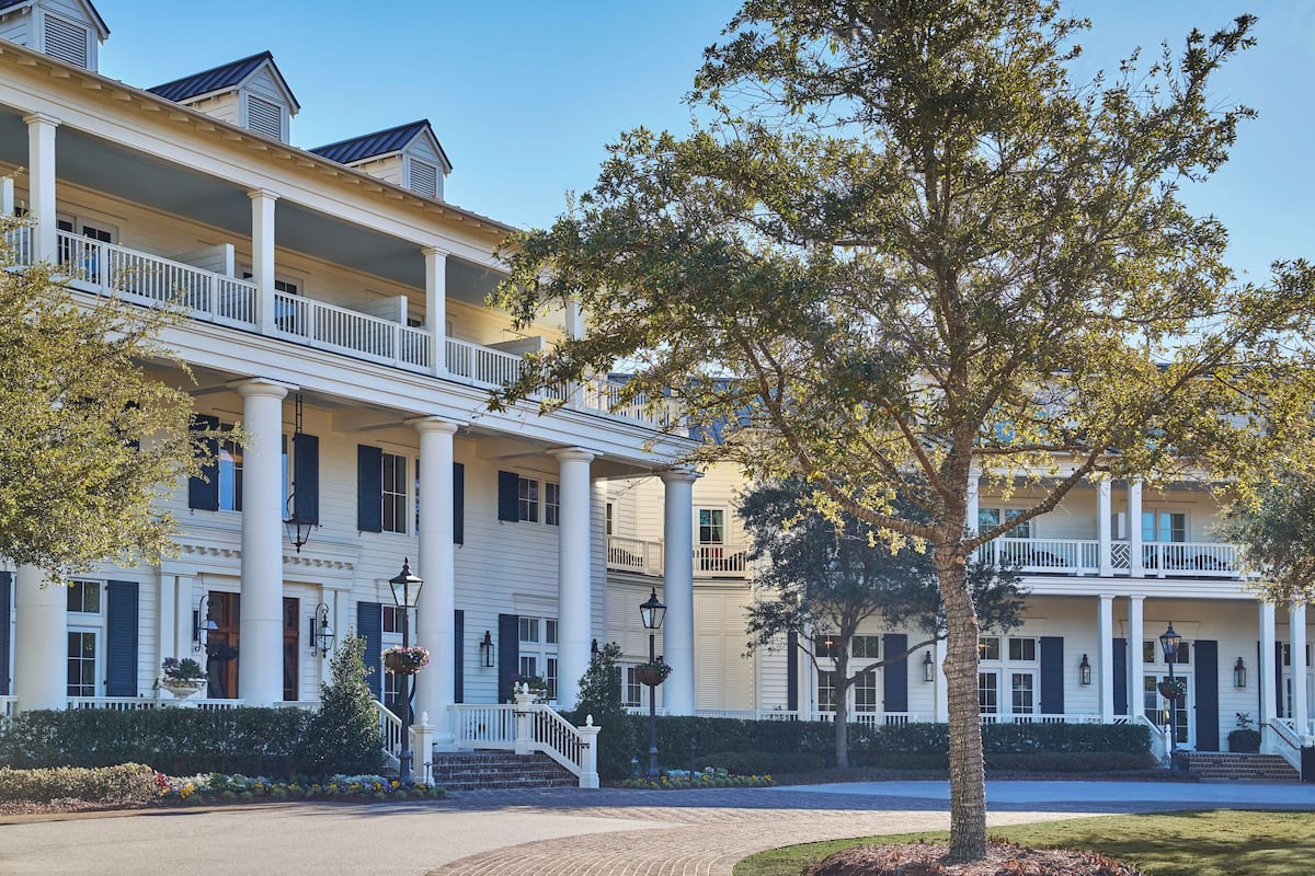 Ropa de cama de alta calidad, edredón, camas con pillow-top y minibar
