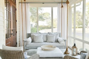 Signature Three Bedroom Residence 1008 | Terrace/patio