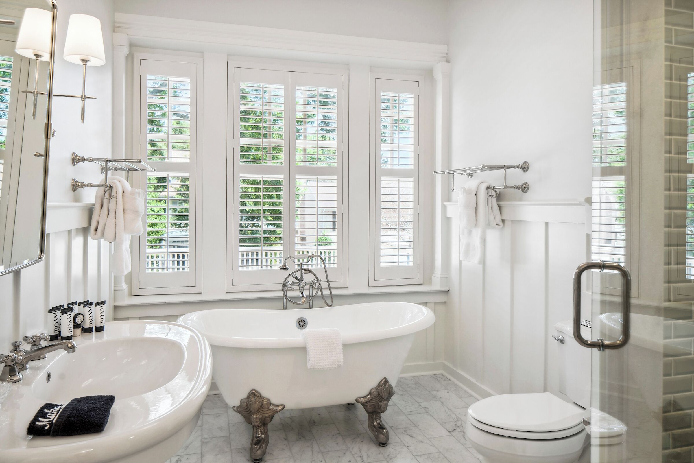 room (english suite (at tidewater house)) | bathroom | designer toiletries, hair dryer, bathrobes, towels