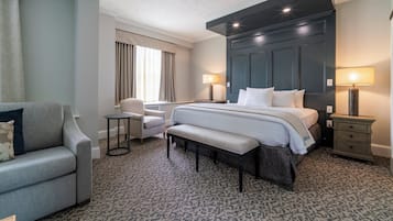 Room, 1 King Bed with Sofa bed (Premier King Executive Suite) | Premium bedding, down duvets, pillow-top beds, in-room safe