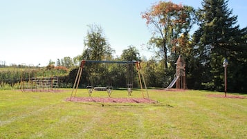 Children’s play area – outdoor
