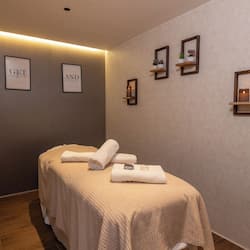 Sale per trattamenti di coppia, sauna, vasca idromassaggio