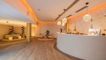 Behandlungsräume für Paare, Sauna, Whirlpool, Türkisches Bad/Hamam