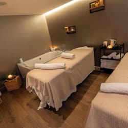 Sale per trattamenti di coppia, sauna, vasca idromassaggio