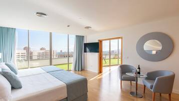 Individually decorated, individually furnished, desk, laptop workspace