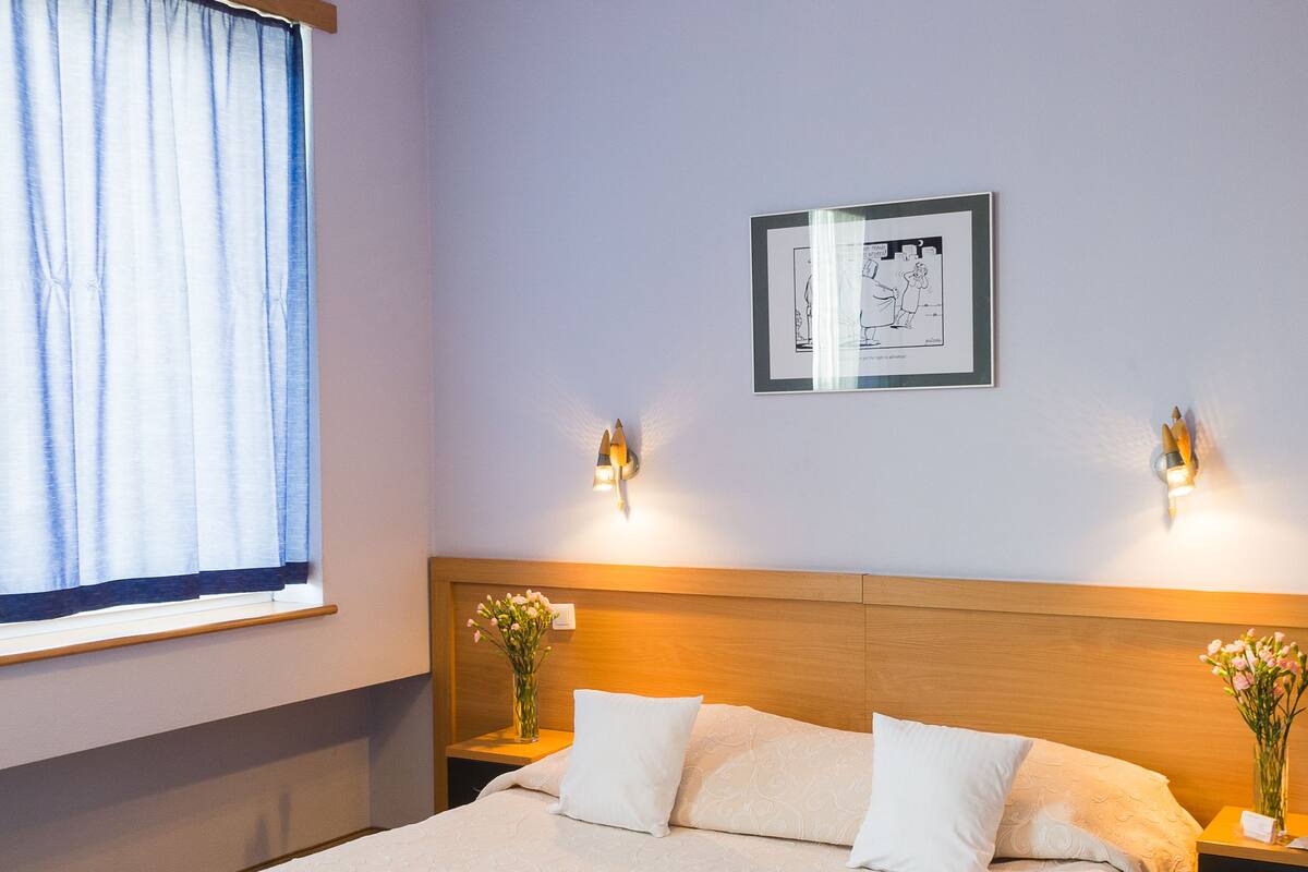 Double Room, 1 Double Bed | In-room safe, desk, iron/ironing board, free cots/infant beds