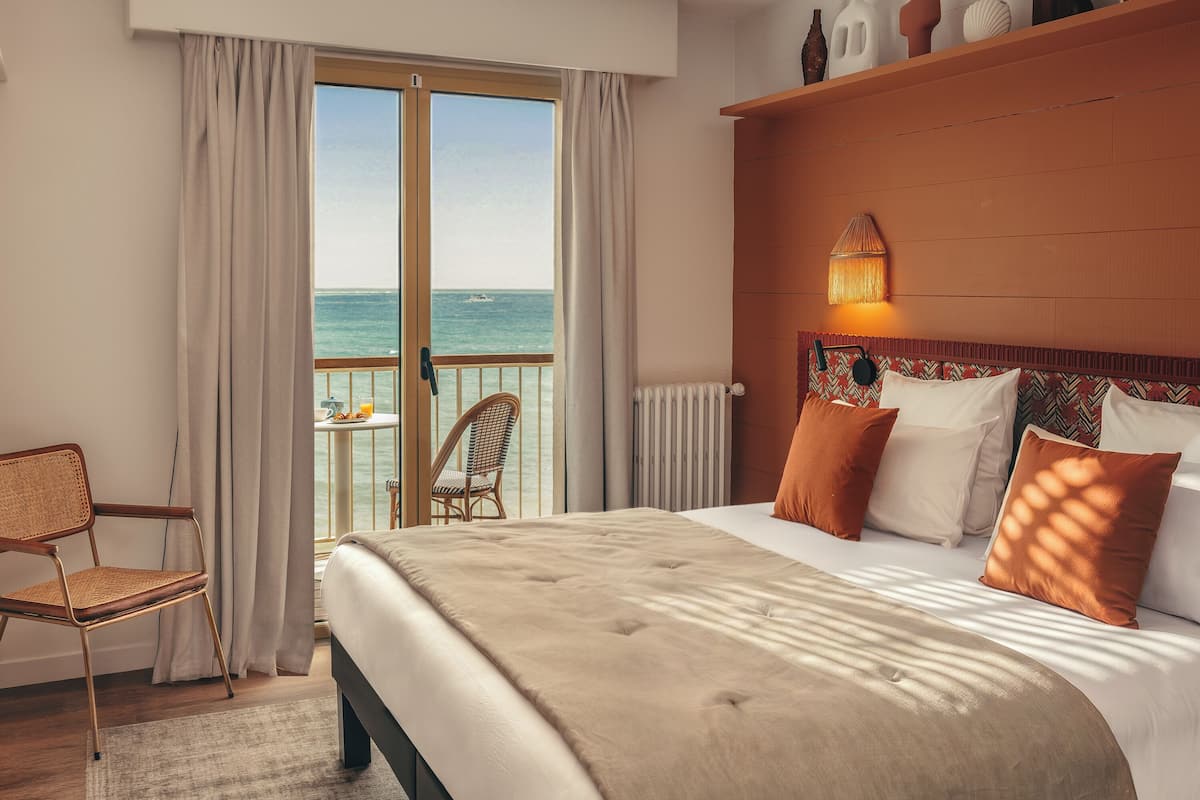 Habitación Confort, balcón, vista al mar | Vista a la playa o el mar