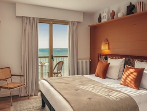Comfort Room, Balcony, Sea View | Beach/ocean view - Hôtel Les Brises (La Rochelle)